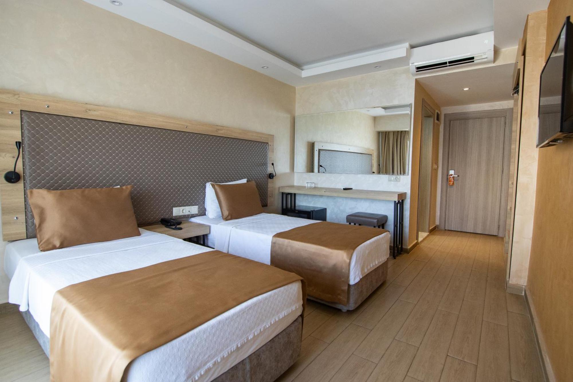 Point Beach Hotel Marmaris Buitenkant foto